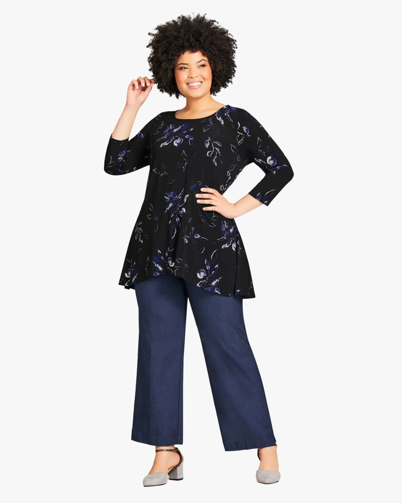 Plus size model wearing  by Avenue | Dia&Co | dia_product_style_image_id:181994